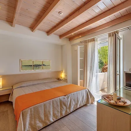 Nissaki 5* Naxos City
